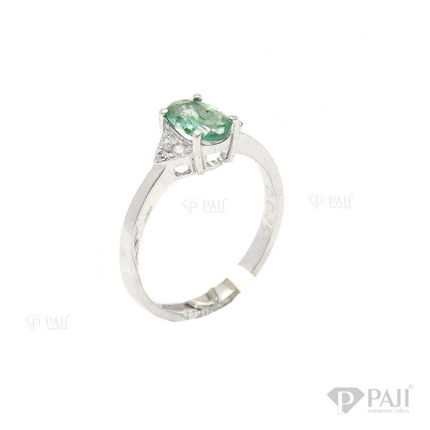 Nhẫn nữ Emerald thiên nhiên mang lại cho phái đẹp nét sang trọng, quý phái và phong cách