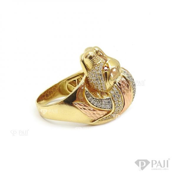 Nhẫn nam vàng tây mang lại phong cách riêng, thời trang và mạnh mẽ cho người đeo