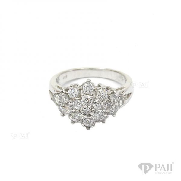 Nhẫn nữ vàng trắng là sản phẩm rất được phái đẹp ưa chuộng, phù hợp làm quà tặng cho người yêu thương những dịp ý nghĩa