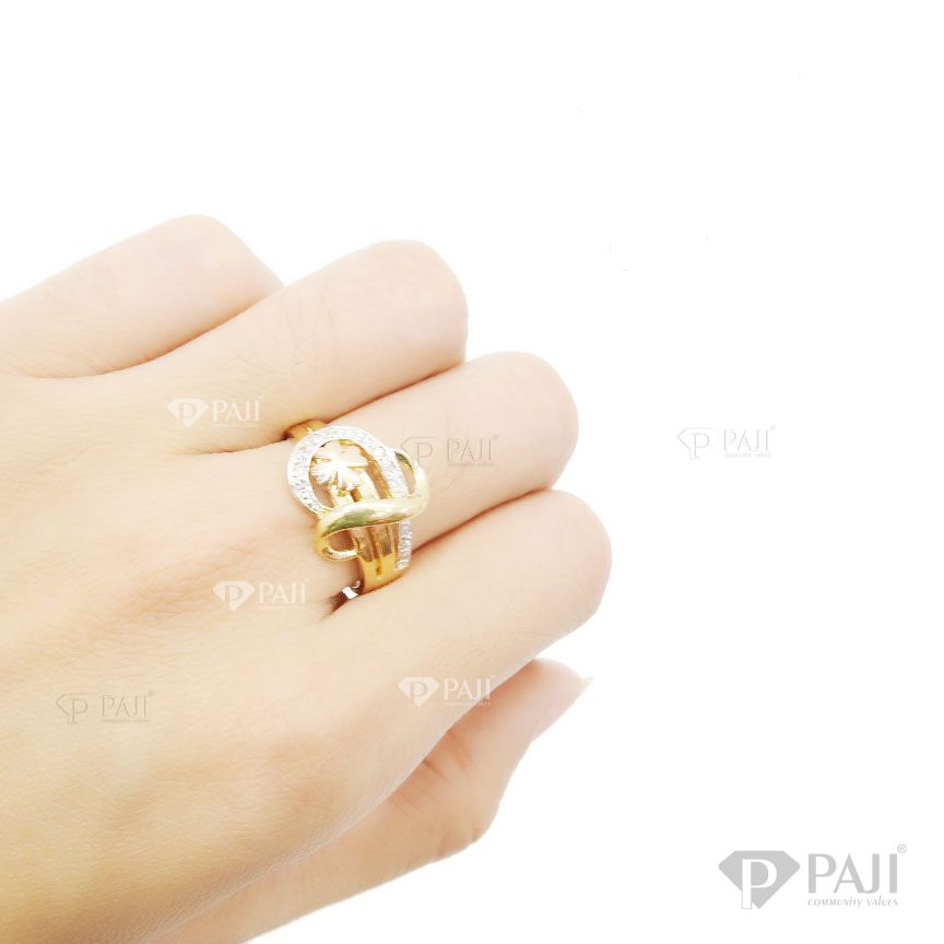 Nhẫn nữ vàng tây phù hợp phong cách thời trang và trang phục đa dạng của phái đẹp.